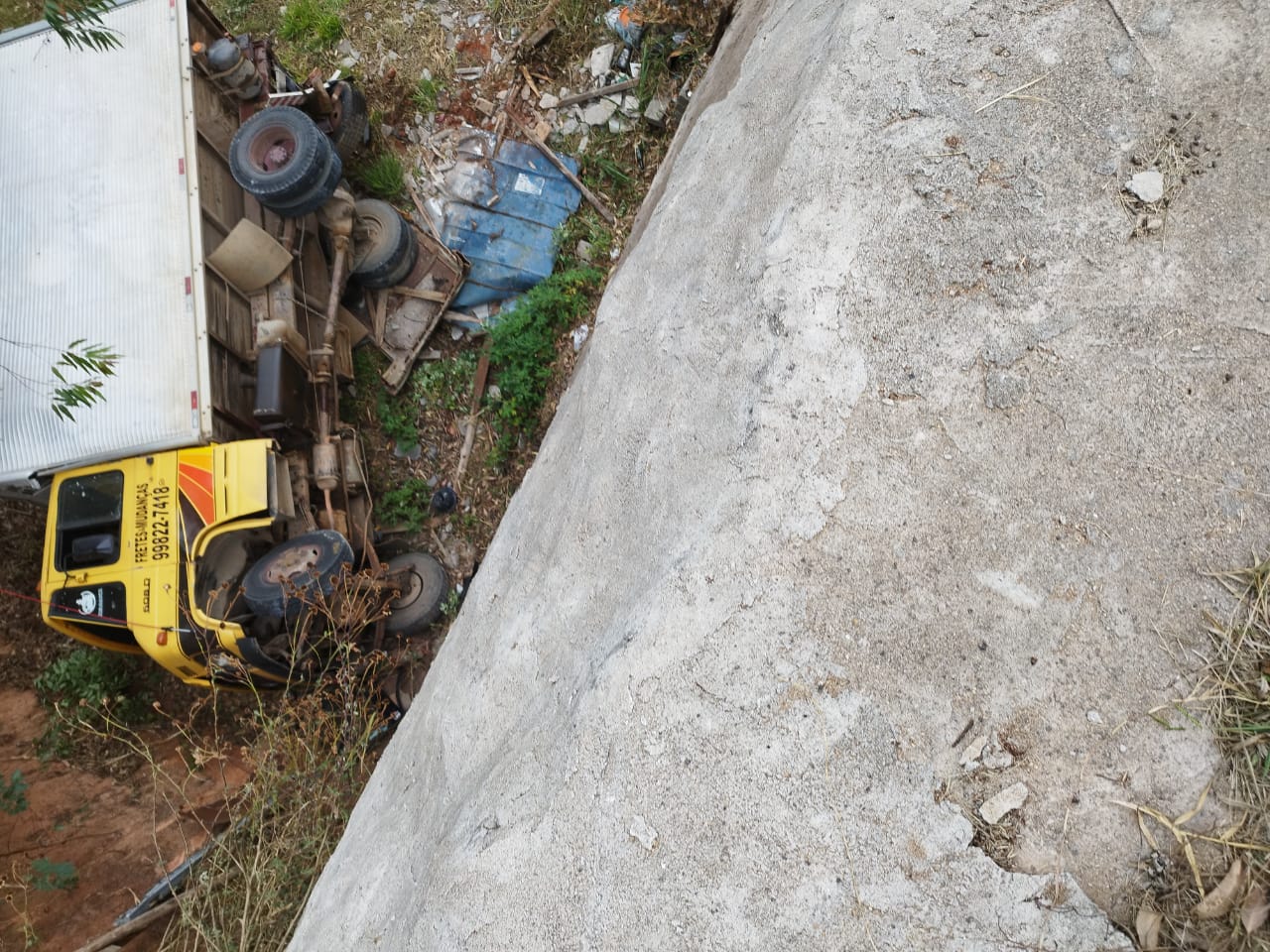 Caminh O Cai De Barranco Em Juiz De Fora Tvjf