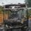 Ônibus pega fogo na Estrada União e Indústria